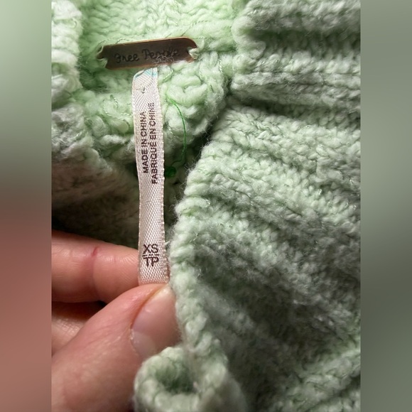 Free People Merry Go Round Crop
Sweater Turtleneck Cable Knit Mint XS - Picture 6 of 8